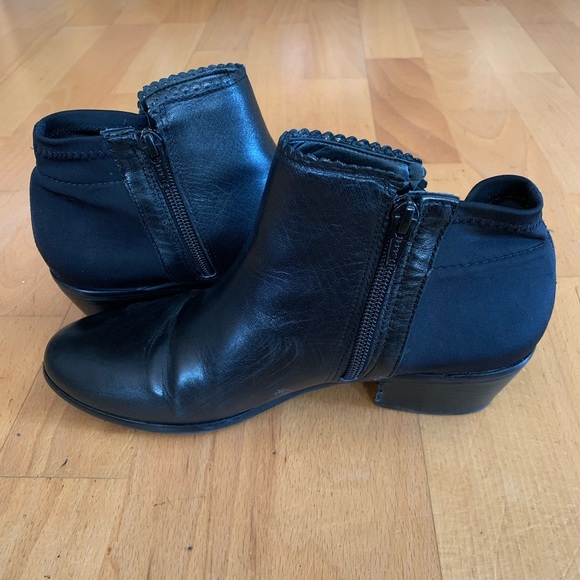 EUC Jack Rogers Bailee Bootie. Black. Size 6.5 - Picture 5 of 6